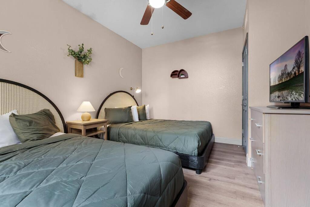 Designer Corner Suite 3Br/2Ba - Disney, Universal, Convention Center & Seaworld Орландо Екстериор снимка