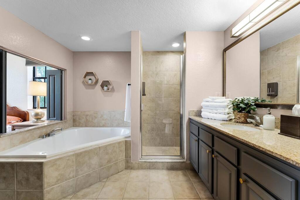 Designer Corner Suite 3Br/2Ba - Disney, Universal, Convention Center & Seaworld Орландо Екстериор снимка
